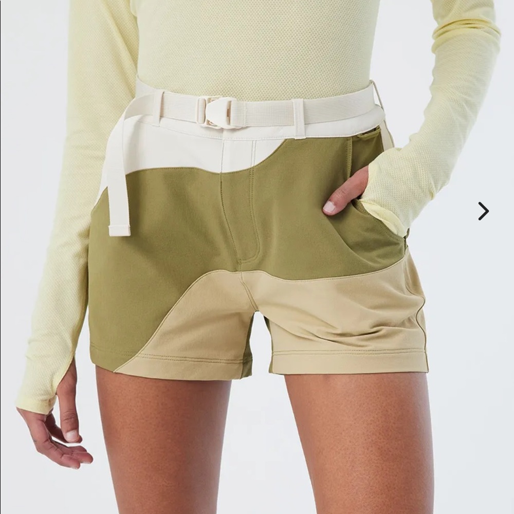 NWT Outdoor Voices Rectrek short kelp/khaki/bone